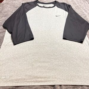 Nike Men's Black and Gray Long Sleeve Tee